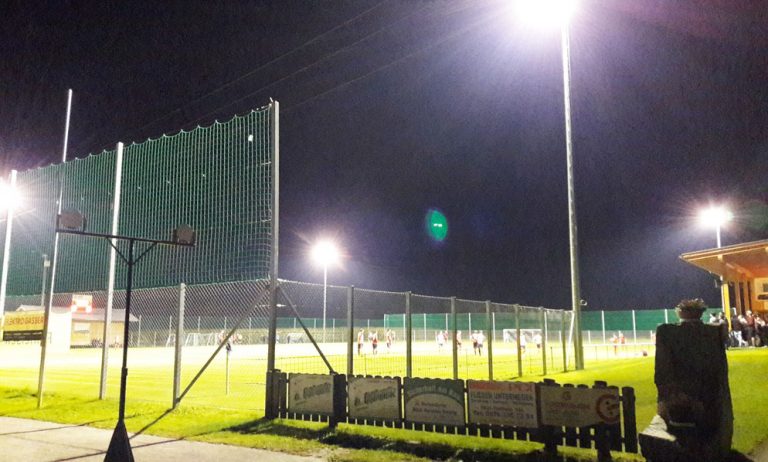 Fußballplatz Mitterling mit Flutlicht (2017)